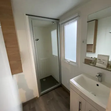 Campingplatz Mobil-home 4 Personnes 4 Etoiles Piscine *