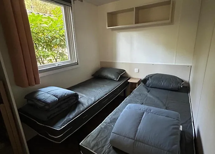 Mobil-home 4 Personnes 4 Etoiles Piscine Campingplatz *