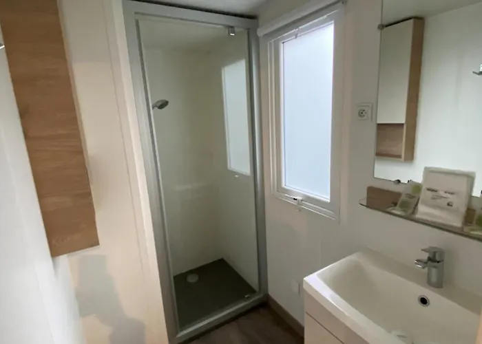 Campingplatz Mobil-home 4 Personnes 4 Etoiles Piscine *